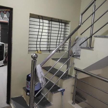 Yashu Guest House 乌贾因 外观 照片