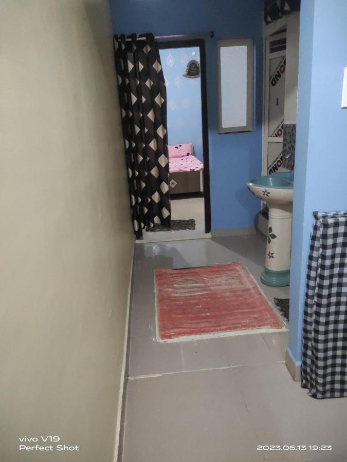 Yashu Guest House 乌贾因 外观 照片