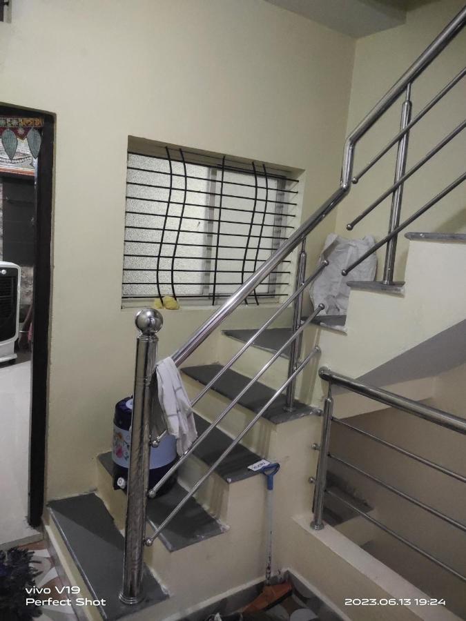 Yashu Guest House 乌贾因 外观 照片